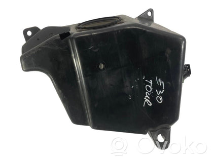 Skaļrunis (-i) aizmugurējā palodzē