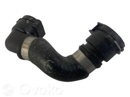 Caurulīte (-es) / šļūtene (-es)