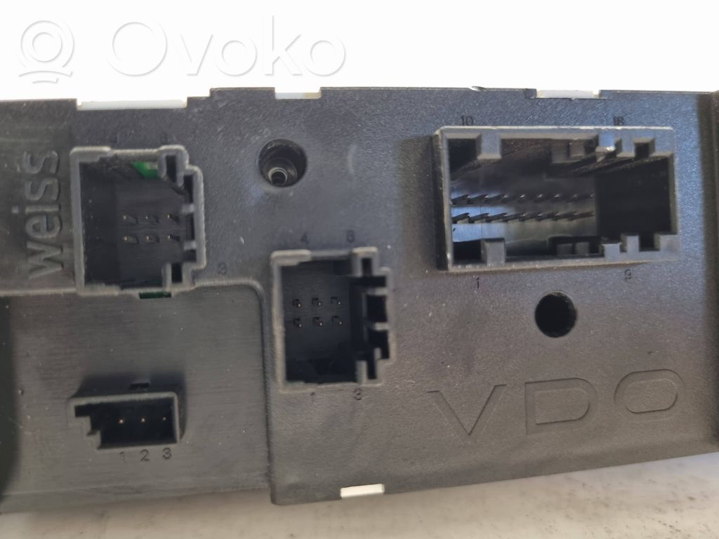 Gaisa kondicioniera / klimata kontroles / salona apsildes vadības bloks (salonā)