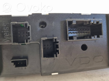 Gaisa kondicioniera / klimata kontroles / salona apsildes vadības bloks (salonā)