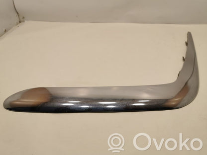 Priekšpusē dekoratīva bampera uzlikas