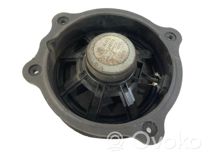 Speaker(s) in front door