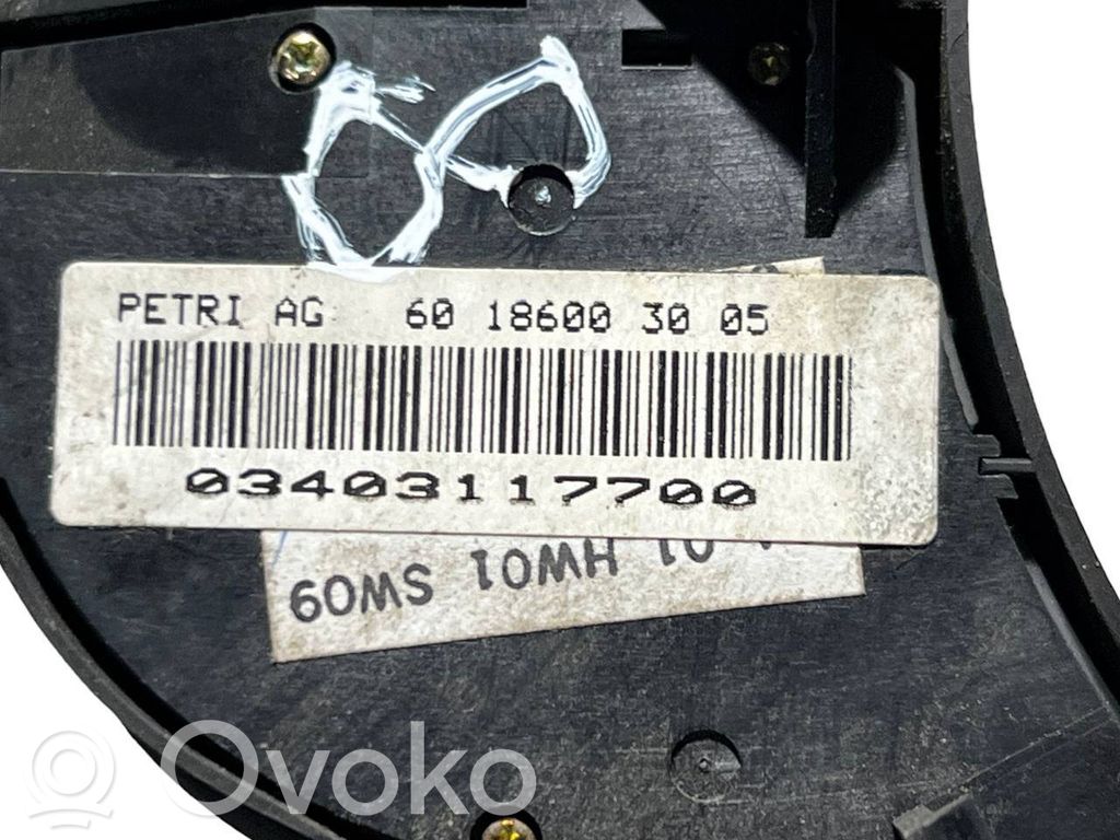 Daudzfunkciju vadības slēdzis / poga