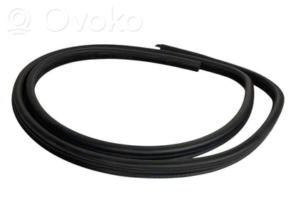 Priekšpusē apdares gumija (virsbūvē)