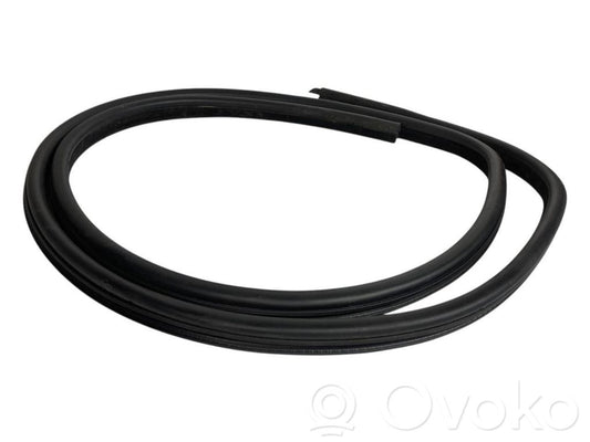 Priekšpusē apdares gumija (virsbūvē)