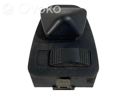 Side mirror switch
