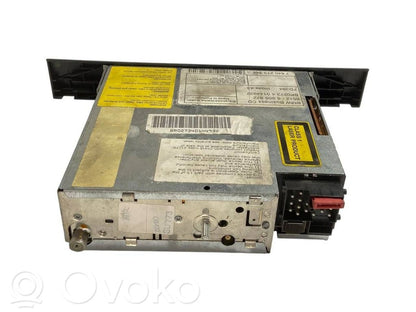 Radio / CD/DVD atskaņotājs / navigācija