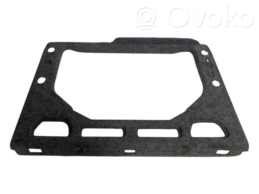 Bagāžnieka sānu apakšējās apdares panelis