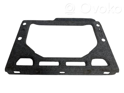 Bagāžnieka sānu apakšējās apdares panelis