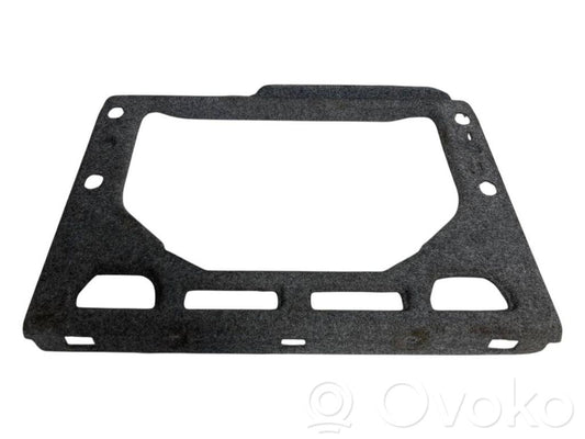 Bagāžnieka sānu apakšējās apdares panelis