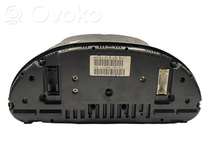 Speedometer (in the instrument panel)