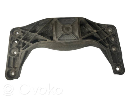 Transmission mounting bracket
