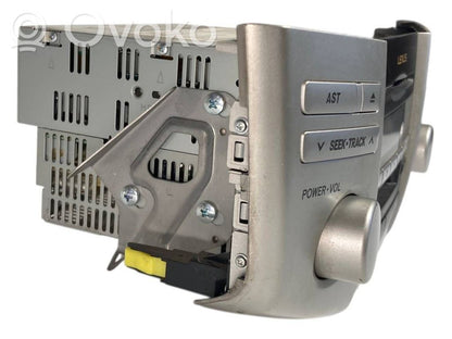 Radio / CD/DVD atskaņotājs / navigācija