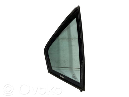 Mazais stikls "A" aizmugurējās durvīs