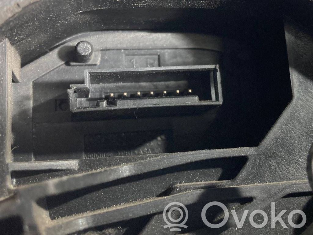 Aizmugurē slēdzene