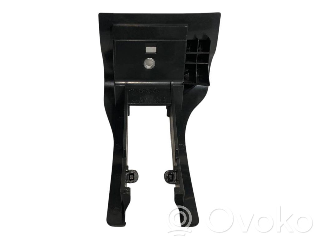 Aizmugurējā sēdekļa sliedīte (-es)