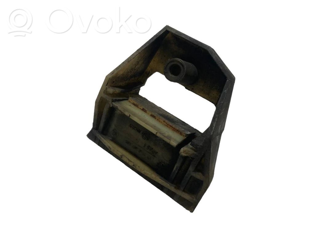 Radiatora (-u) turētājs / kronšteins