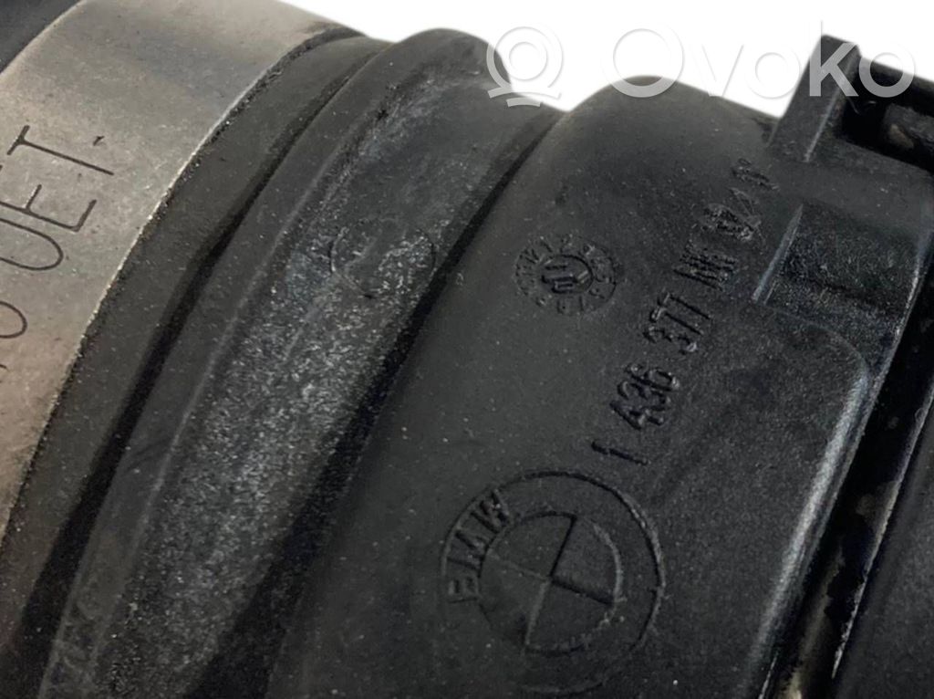 Caurulīte (-es) / šļūtene (-es)