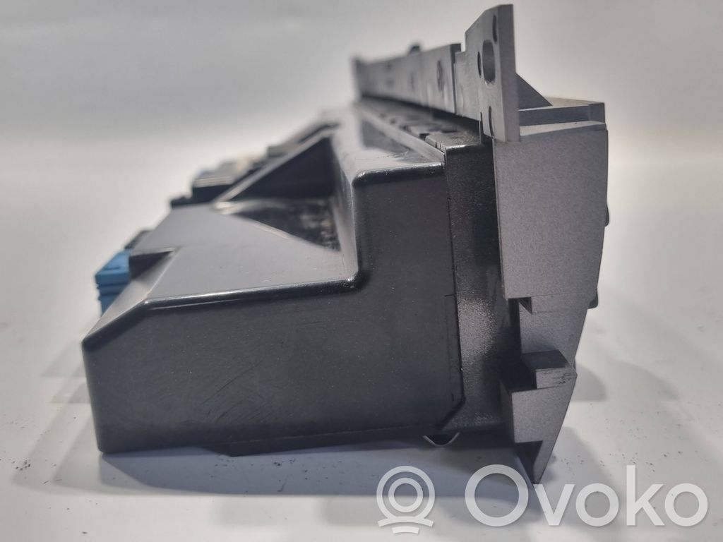 Блок управления кондиционером/климат-контролем/отоплением салона (в салоне)