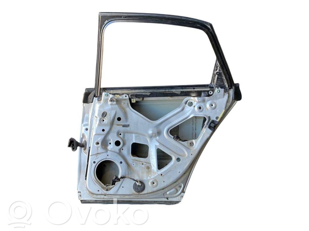 Aizmugurējās durvis