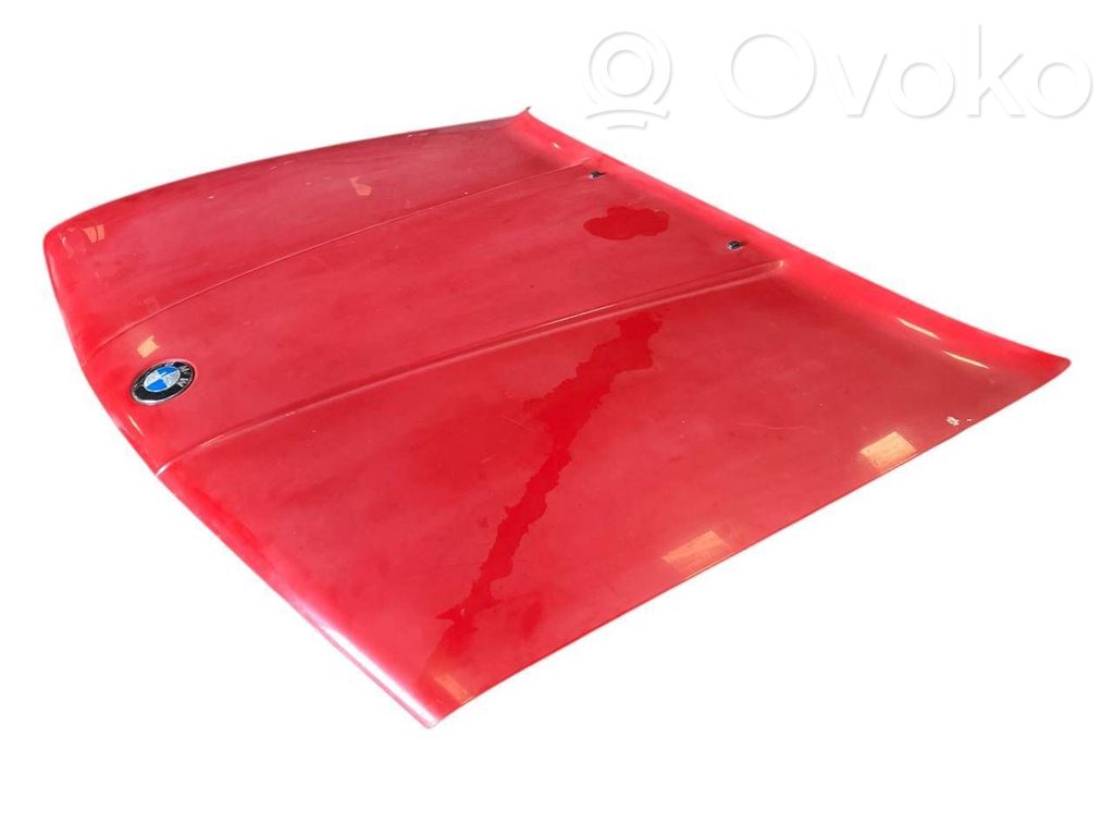 Dzinēja pārsegs (vāks)