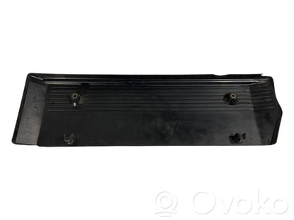 Dzinēja pārsegs (dekoratīva apdare)