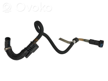 Caurule (-es) / šļūtene (-es)