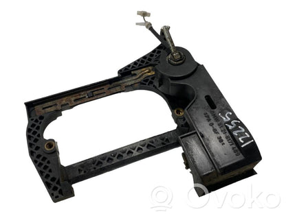 Holder/bracket for external opening handle at the front