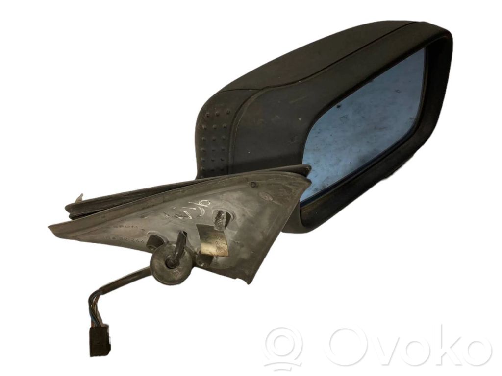 Mirror (electrically controlled)