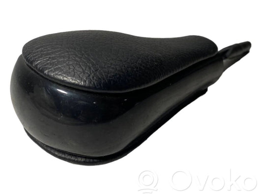 Ātrumu pārslēgšanas sviras dekoratīvā apdare (āda, uzgalis)