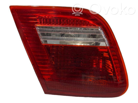 Taillight in the hood