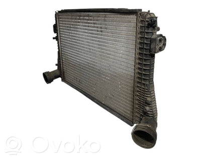 Starpdzesētāja radiators