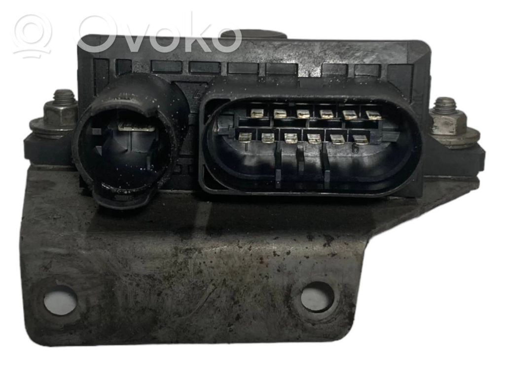 Glow plug relay