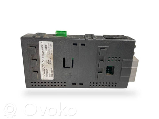 Piekabes āķa vadības bloks