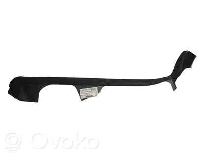 Sānu dekoratīvā apdare pie aizmugurējā sēdekļa (apakšdaļa)