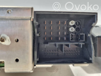 Радио / CD/DVD-плеер / навигация