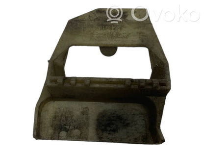 Radiator(s) holder/bracket