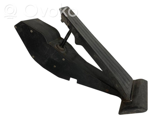 Педаль акселератора