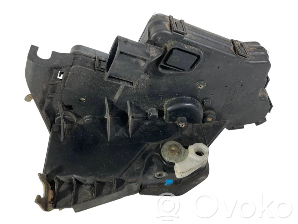 Aizmugurē slēdzene