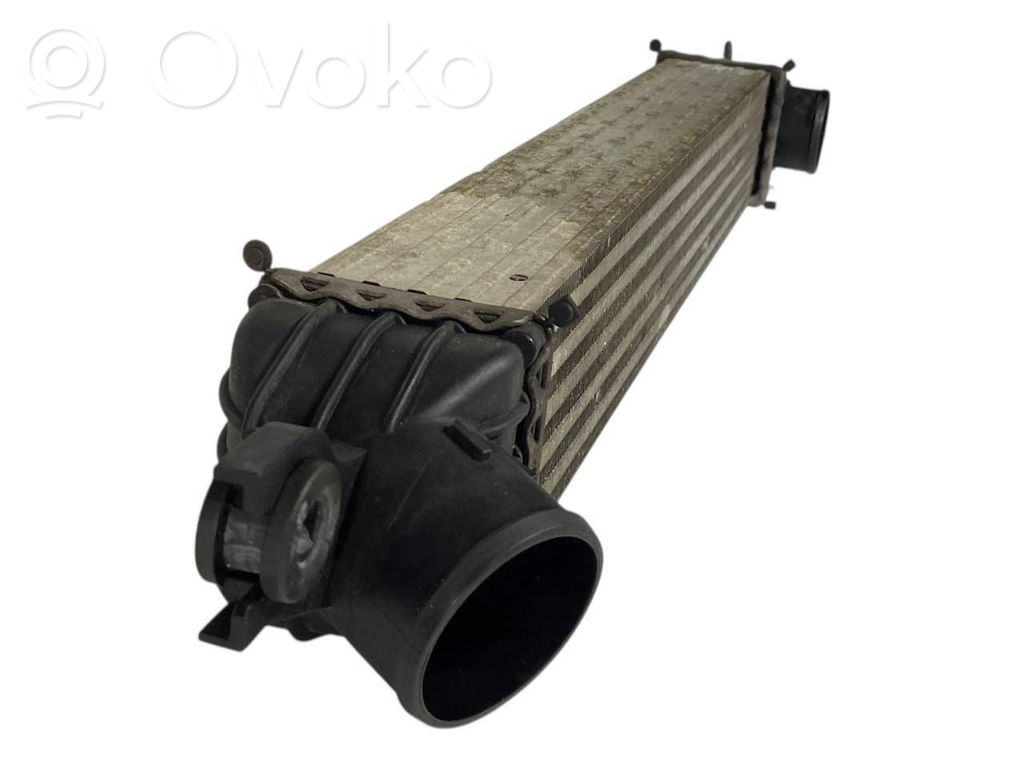 Starpdzesētāja radiators