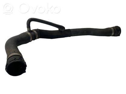 Caurulīte (-es) / šļūtene (-es)