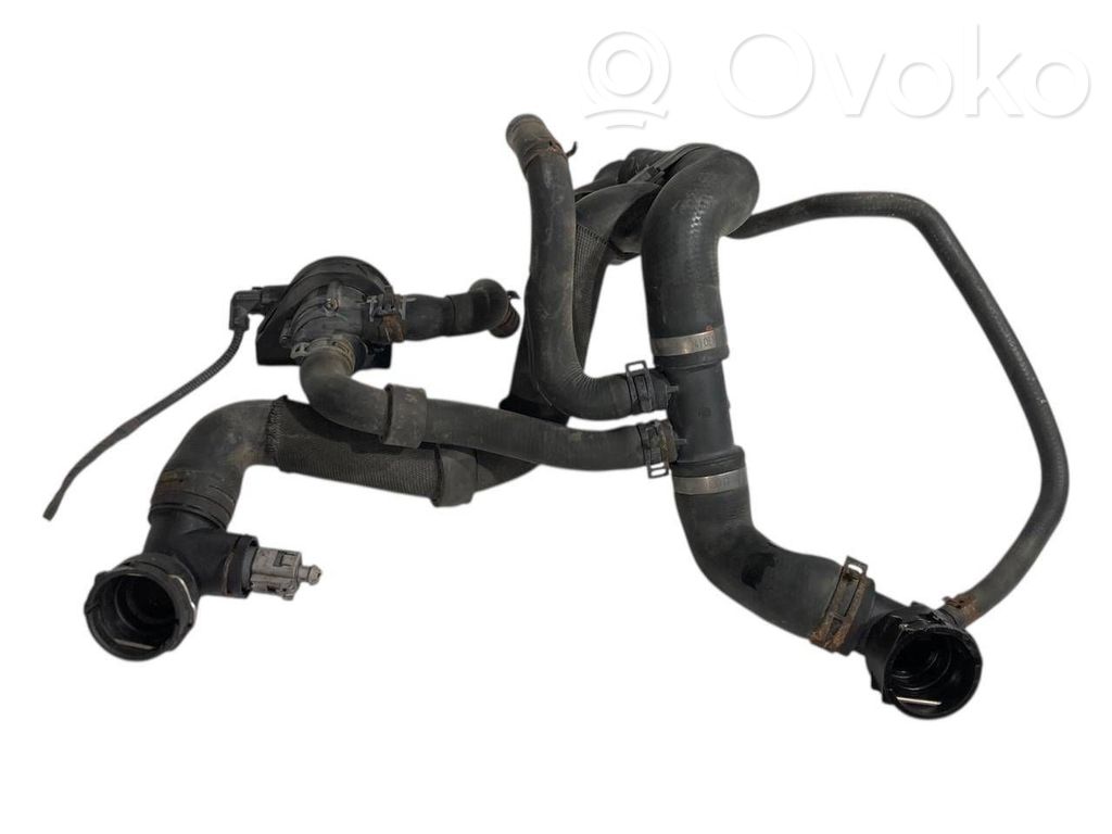 Caurulīte (-es) / šļūtene (-es)