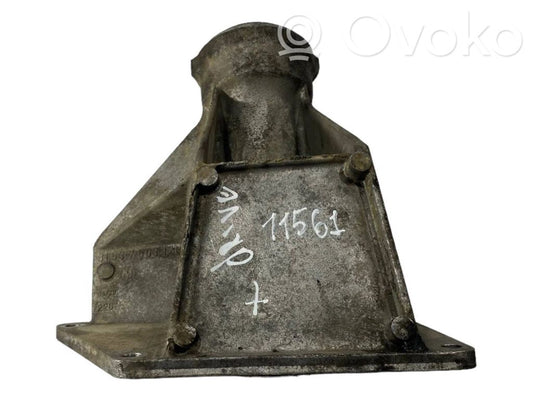 Кронштейн подшипника полуосевой муфты