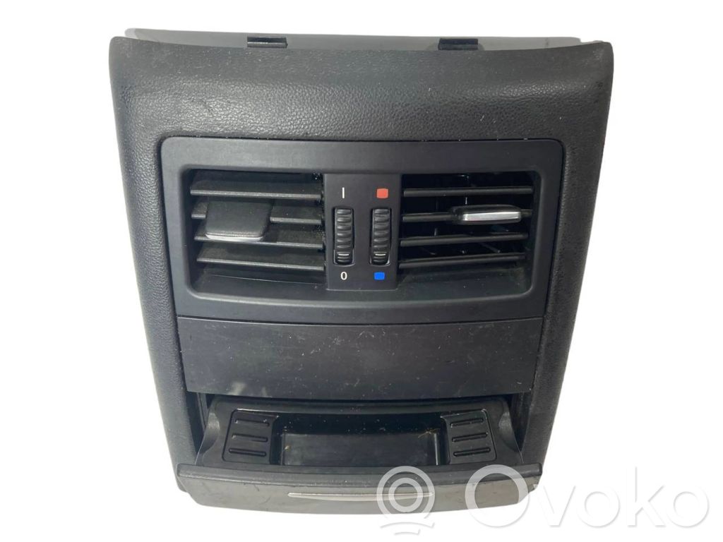 Задняя воздухо-вентиляционная решетка