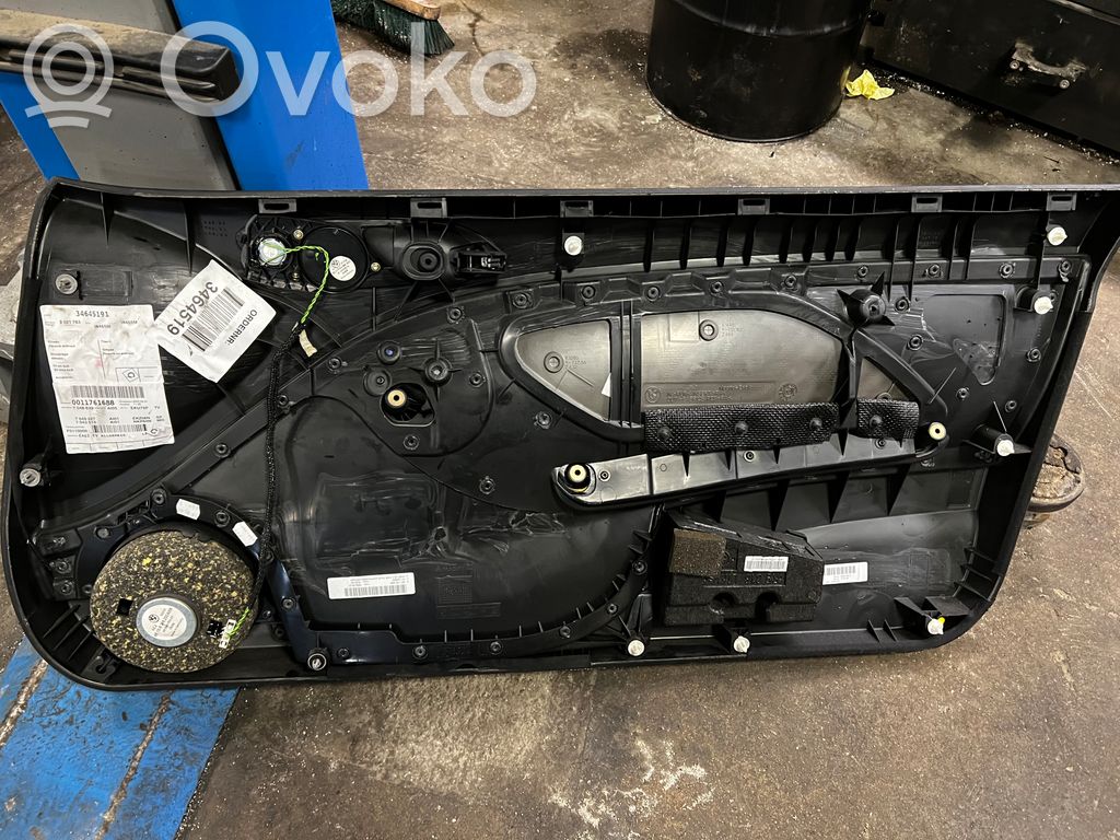 Coupe rear side trim panel