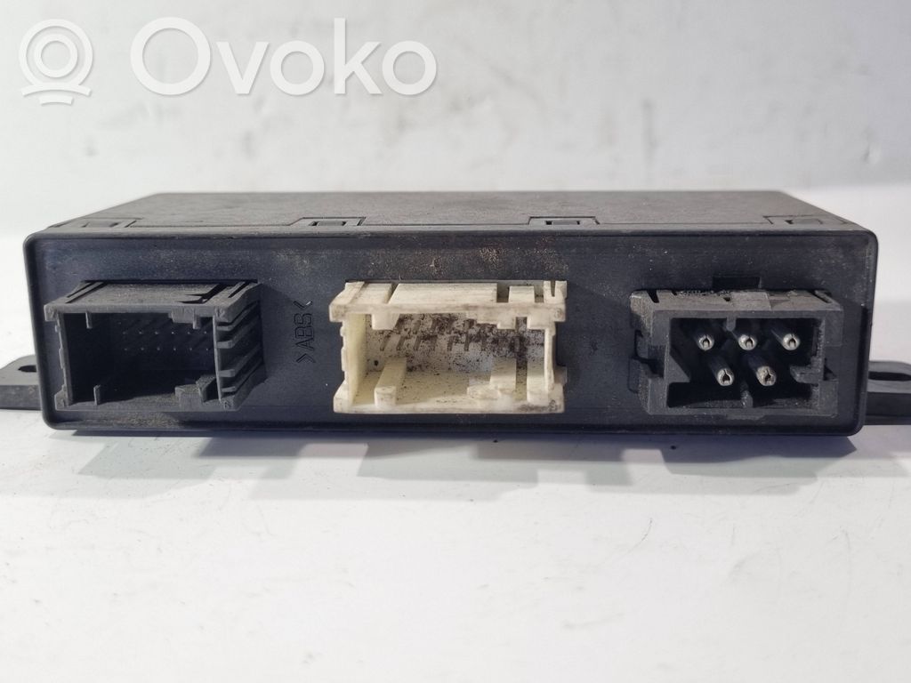 Durvju vadības bloks