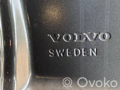 Aizmugurējās durvis