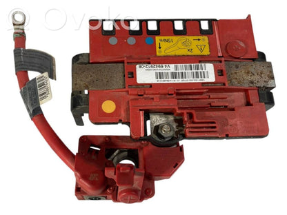 Positive wire connection assembly