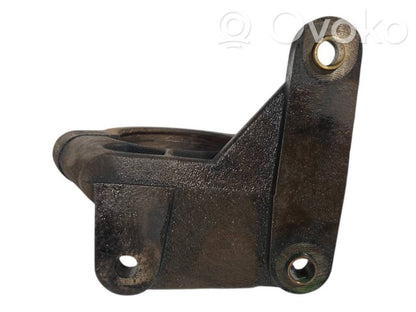 Pusass sakabes gultņa stiprinājums