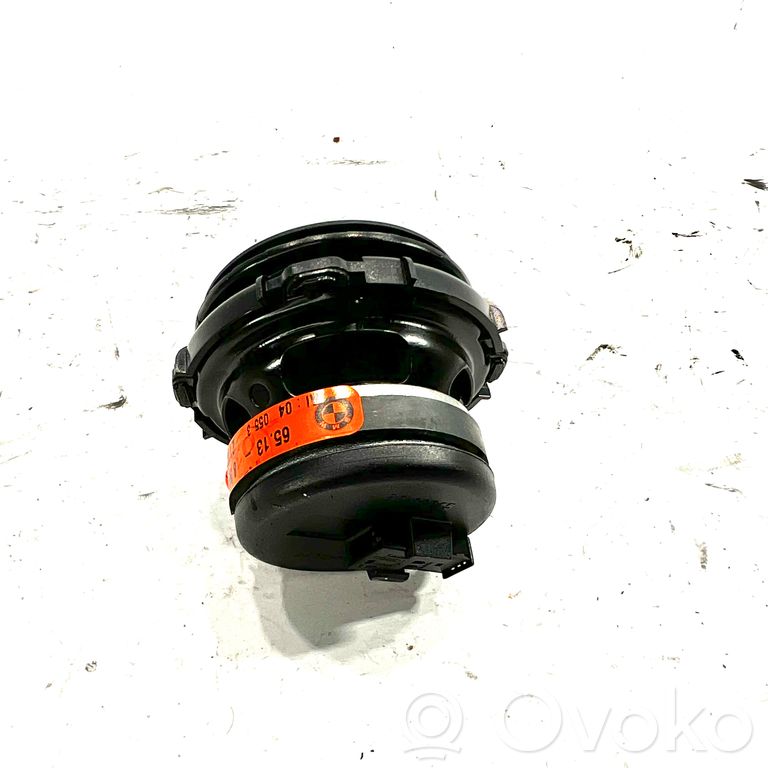 Твитер(ы) в передней двери